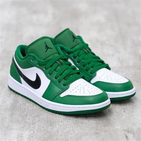 nike green jordans women's.